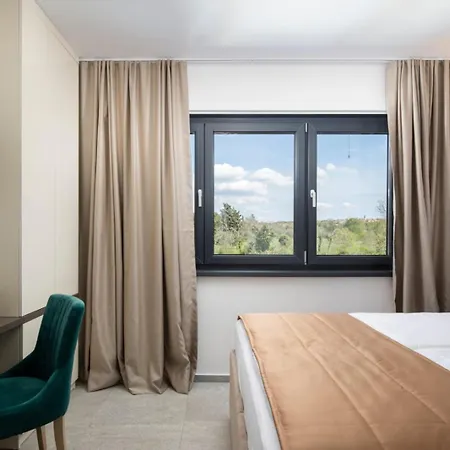 Tiki In For 16 Person With Heated Pool & Only 1 Km From The Villa *